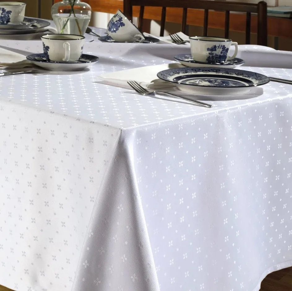 Toalha de Mesa Quadrada Dohler 4 lugares Requinte II TJ5796 1,60 m X 1,60 m branco