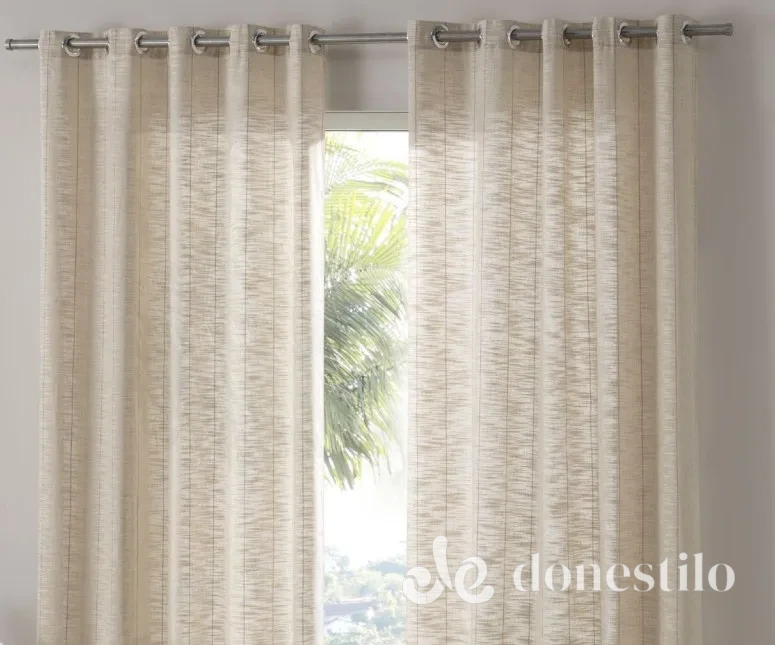 Cortina Rosane Lisa Döhler medindo 3,90m X 2,50m
